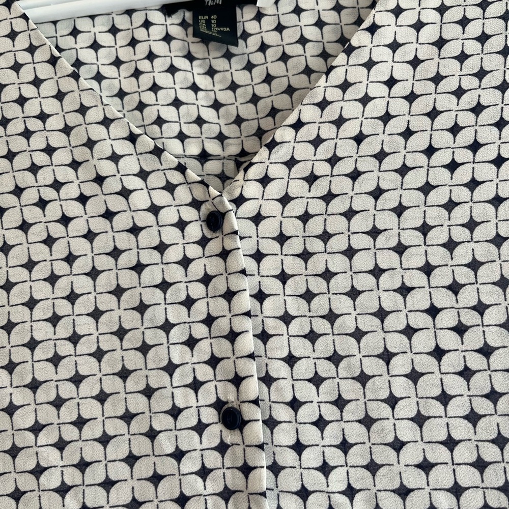 H&M | Blouse - Picture 3 of 9